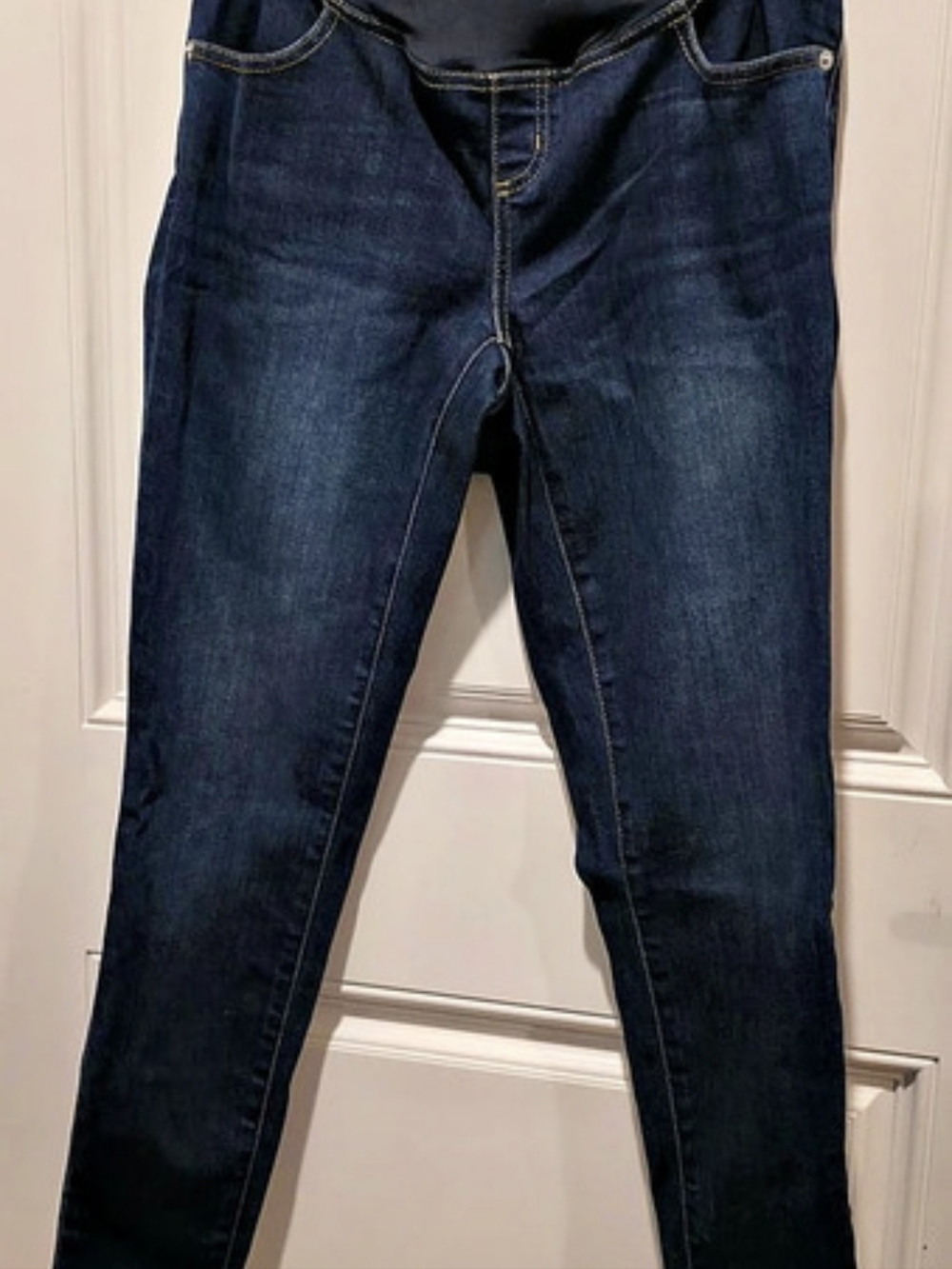 NWOT Maternity Skinny Jeans Size 4